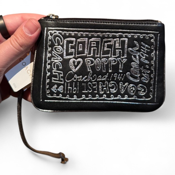 Coach - Brand New - Black and White Graffiti Poppy Wristlet - Picture 6 of 9